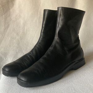 Tod’s Women’s Black Chelsea Side Zipper Soft Leather Boots Size 10.5